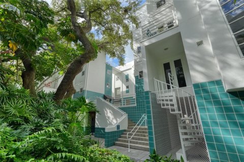 Copropriété à vendre à Tampa, Floride: 2 chambres, 162.86 m2 № 2372825 - photo 10