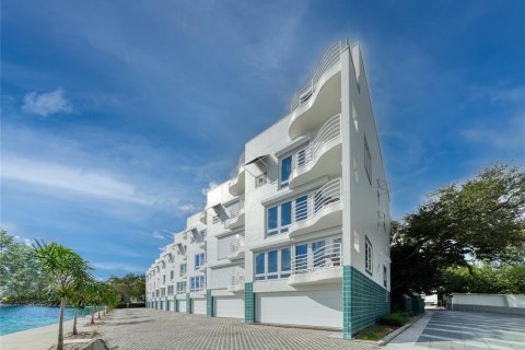 Copropriété à vendre à Tampa, Floride: 2 chambres, 162.86 m2 № 2372825 - photo 5