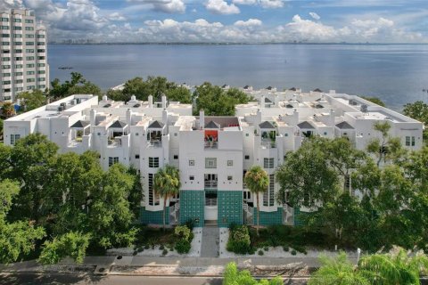 Condo à Tampa, Floride, 2 chambres  № 2372825