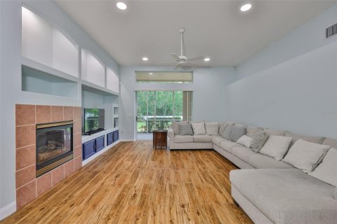 House in Tampa, Florida 3 bedrooms, 250.84 sq.m. № 1740591 - photo 17