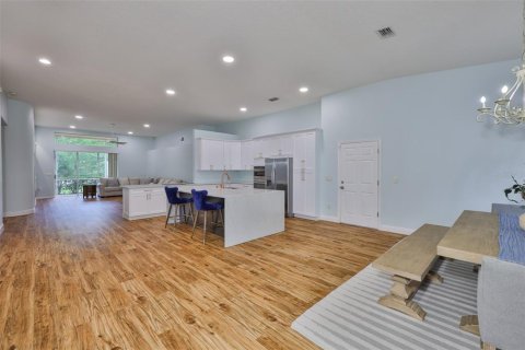 House in Tampa, Florida 3 bedrooms, 250.84 sq.m. № 1740591 - photo 5