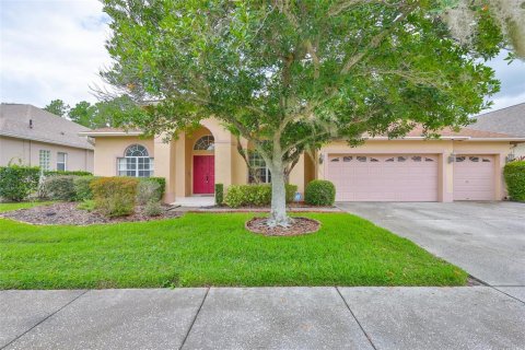 House in Tampa, Florida 3 bedrooms, 250.84 sq.m. № 1740591 - photo 2