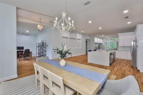 House in Tampa, Florida 3 bedrooms, 250.84 sq.m. № 1740591 - photo 10