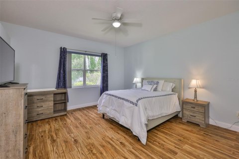 House in Tampa, Florida 3 bedrooms, 250.84 sq.m. № 1740591 - photo 22