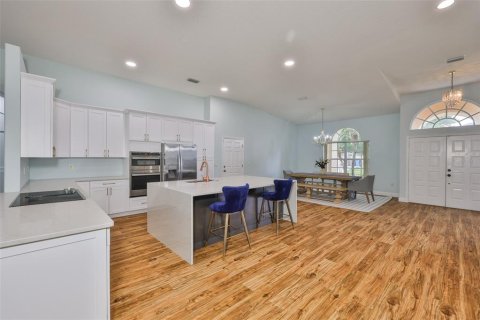 House in Tampa, Florida 3 bedrooms, 250.84 sq.m. № 1740591 - photo 4