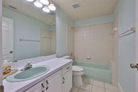 House in Tampa, Florida 3 bedrooms, 250.84 sq.m. № 1740591 - photo 26
