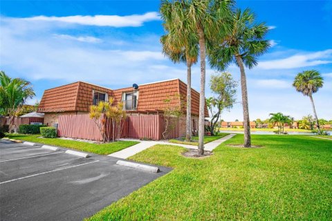 Townhouse in Davie, Florida 3 bedrooms, 153.66 sq.m. № 2029956 - photo 25