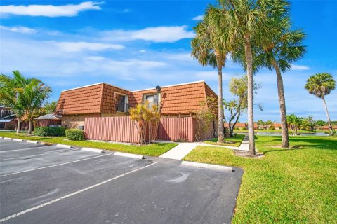 Townhouse in Davie, Florida 3 bedrooms, 153.66 sq.m. № 2029956 - photo 22