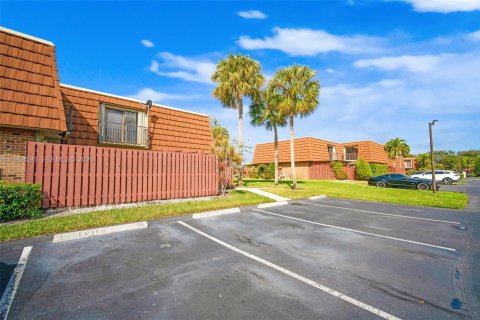 Townhouse in Davie, Florida 3 bedrooms, 153.66 sq.m. № 2029956 - photo 24