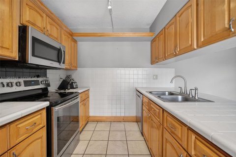 Townhouse in Davie, Florida 3 bedrooms, 153.66 sq.m. № 2029956 - photo 9