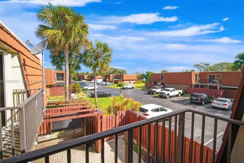 Townhouse in Davie, Florida 3 bedrooms, 153.66 sq.m. № 2029956 - photo 12