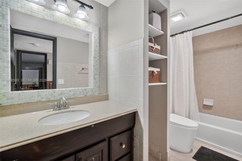 Townhouse in Davie, Florida 3 bedrooms, 153.66 sq.m. № 2029956 - photo 13