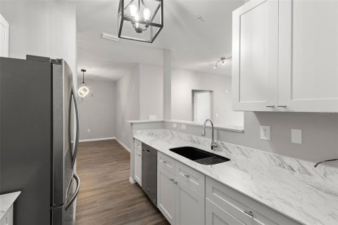 Condominio en alquiler en Tampa, Florida, 2 dormitorios, 100.33 m2 № 1873442 - foto 8