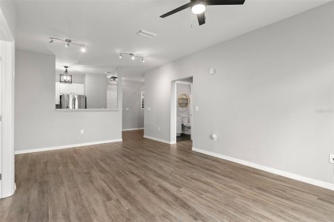 Condominio en alquiler en Tampa, Florida, 2 dormitorios, 100.33 m2 № 1873442 - foto 13