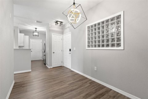 Condominio en alquiler en Tampa, Florida, 2 dormitorios, 100.33 m2 № 1873442 - foto 5