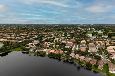 House in Miramar, Florida 5 bedrooms, 244.98 sq.m. № 2007776 - photo 27
