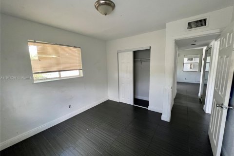 Condo in Dania Beach, Florida, 1 bedroom  № 2021145 - photo 8