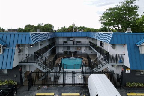 Condo in Dania Beach, Florida, 1 bedroom  № 2021145