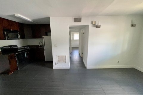 Condo in Dania Beach, Florida, 1 bedroom  № 2021145 - photo 6