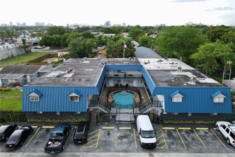 Condo in Dania Beach, Florida, 1 bedroom  № 2021145 - photo 2