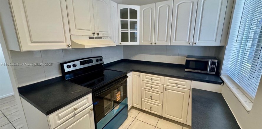 Appartement à Hallandale Beach, Floride 2 chambres, 102.19 m2 № 1852104