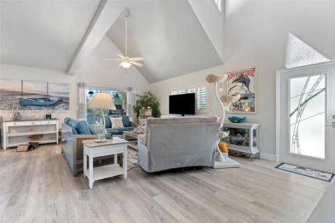 House in Key Largo, Florida 3 bedrooms, 221.11 sq.m. № 1776282 - photo 13