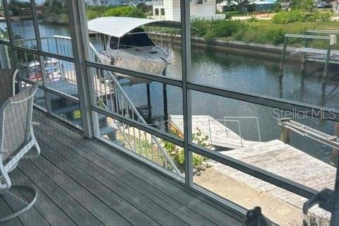Villa ou maison à vendre à Hudson, Floride: 2 chambres, 141.21 m2 № 2321362 - photo 11