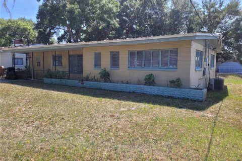 House in Orlando, Florida 3 bedrooms, 157 sq.m. № 1673781 - photo 1