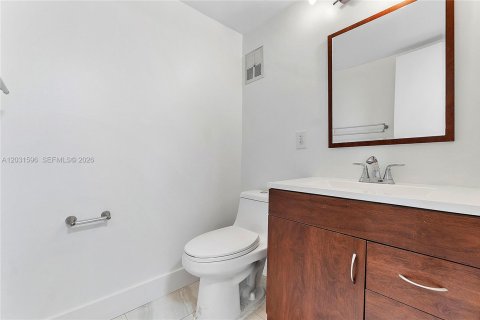 Touwnhouse à louer à Weston, Floride: 3 chambres, 181.16 m2 № 2078590 - photo 11