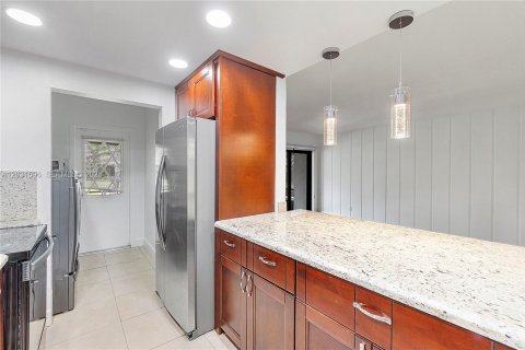 Touwnhouse à louer à Weston, Floride: 3 chambres, 181.16 m2 № 2078590 - photo 14