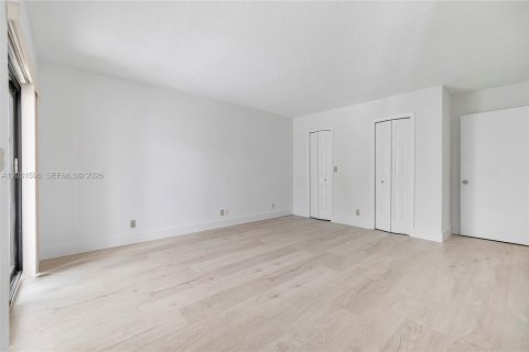 Touwnhouse à louer à Weston, Floride: 3 chambres, 181.16 m2 № 2078590 - photo 30