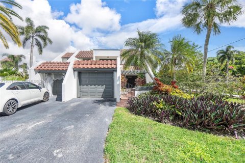 Touwnhouse à louer à Weston, Floride: 3 chambres, 181.16 m2 № 2078590 - photo 3