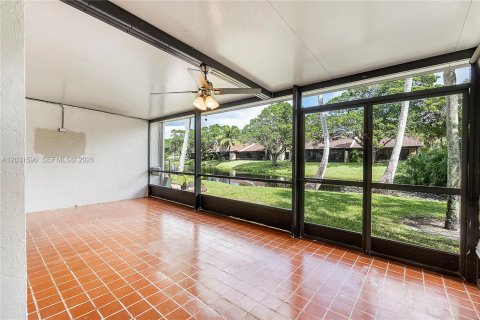 Touwnhouse à louer à Weston, Floride: 3 chambres, 181.16 m2 № 2078590 - photo 24