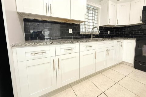 Villa ou maison à vendre à Tampa, Floride: 3 chambres, 117.52 m2 № 2321644 - photo 24