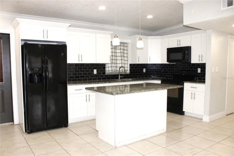 Villa ou maison à vendre à Tampa, Floride: 3 chambres, 117.52 m2 № 2321644 - photo 19