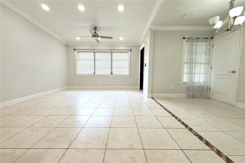 Villa ou maison à vendre à Tampa, Floride: 3 chambres, 117.52 m2 № 2321644 - photo 13