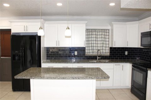 Villa ou maison à vendre à Tampa, Floride: 3 chambres, 117.52 m2 № 2321644 - photo 22