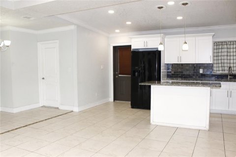 Villa ou maison à vendre à Tampa, Floride: 3 chambres, 117.52 m2 № 2321644 - photo 6
