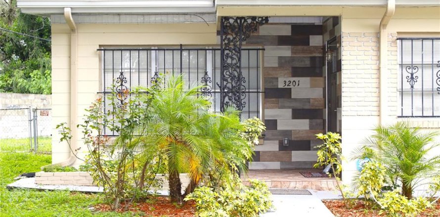 Villa ou maison à Tampa, Floride 3 chambres, 117.52 m2 № 2321644