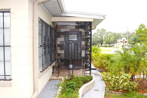 Villa ou maison à vendre à Tampa, Floride: 3 chambres, 117.52 m2 № 2321644 - photo 2
