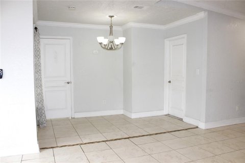Villa ou maison à vendre à Tampa, Floride: 3 chambres, 117.52 m2 № 2321644 - photo 7