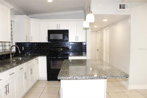 Villa ou maison à vendre à Tampa, Floride: 3 chambres, 117.52 m2 № 2321644 - photo 27