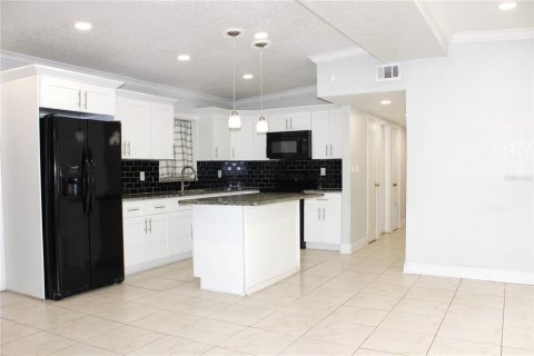 Villa ou maison à vendre à Tampa, Floride: 3 chambres, 117.52 m2 № 2321644 - photo 26