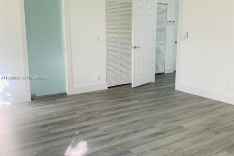 House in Plantation, Florida 4 bedrooms, 181.72 sq.m. № 2050713 - photo 5