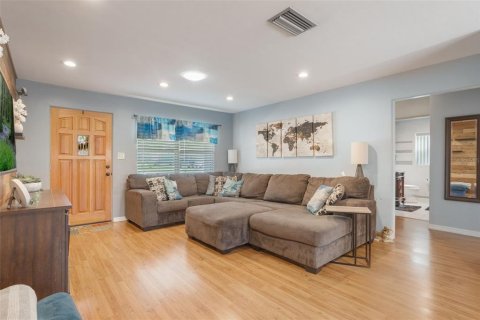 Casa en venta en Tavares, Florida, 4 dormitorios, 215.07 m2 № 1783425 - foto 5