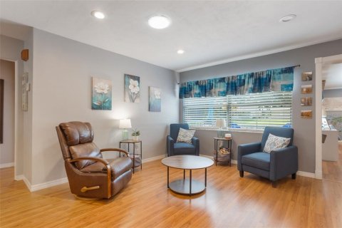 Casa en venta en Tavares, Florida, 4 dormitorios, 215.07 m2 № 1783425 - foto 10