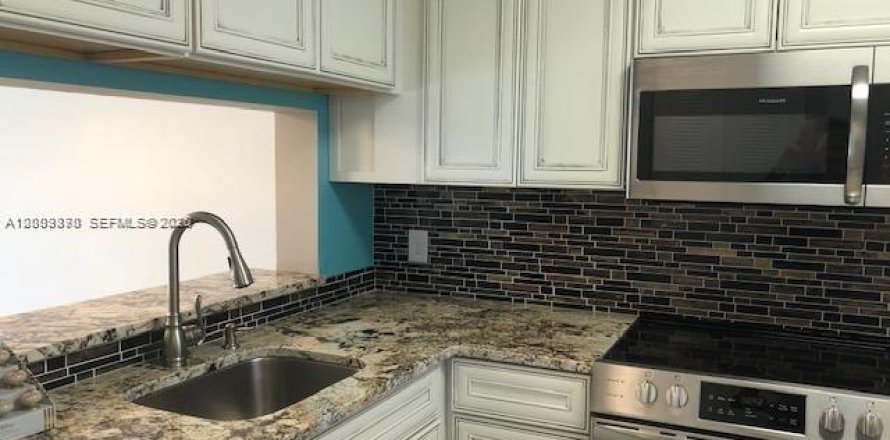 Кондоминиум с 1 спальней в Форт-Лодердейл, Флорида № 2066595