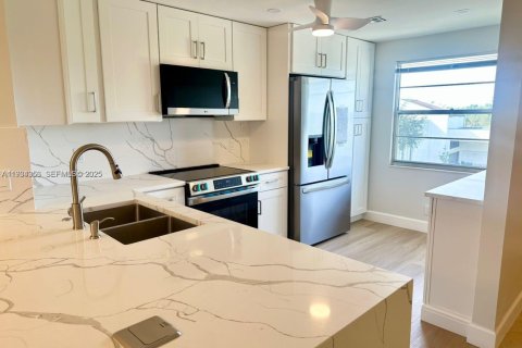 Condo in Boca Raton, Florida, 2 bedrooms № 1994110 - photo 2