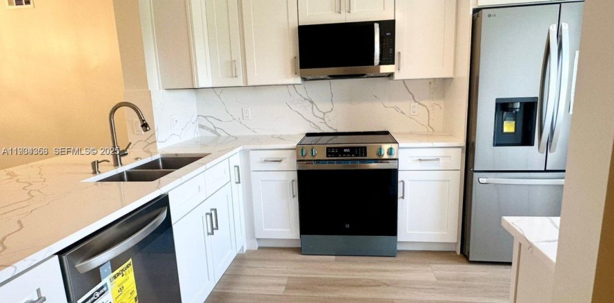 Condo in Boca Raton, Florida, 2 bedrooms № 1994110