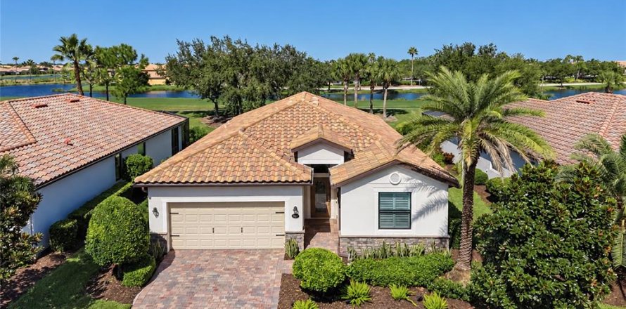 Villa ou maison à Bradenton, Floride 4 chambres, 186.36 m2 № 2418362